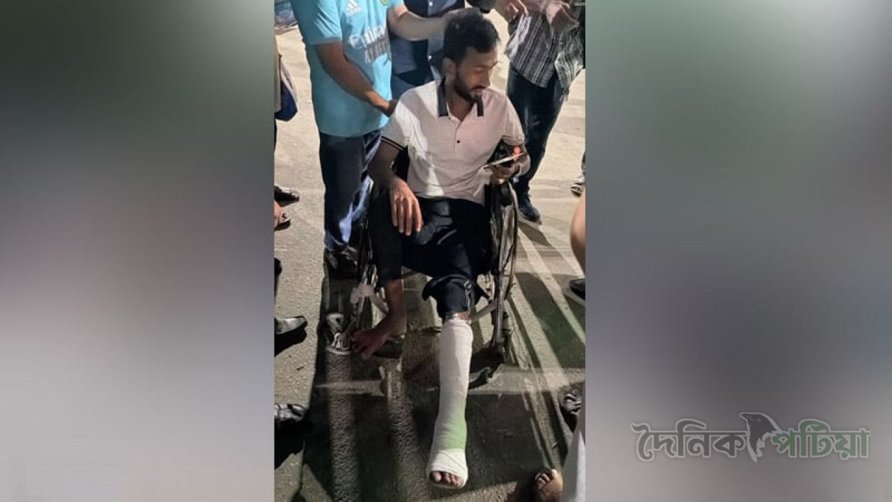 সমকাল সাংবাদিক নাজমুলসহ আহত ৭