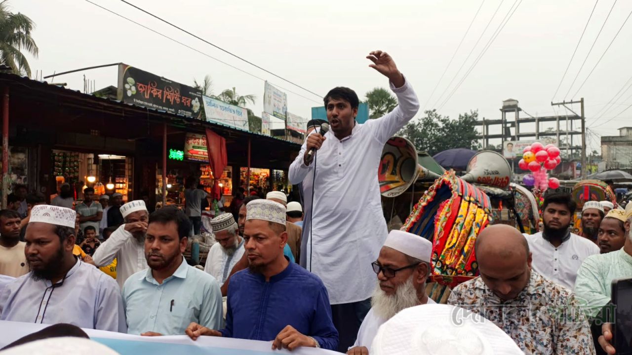 ‘নতুন হেলমেট বাহিনীর আগমন হয়েছে’—রাজাপুরে এনসিপি নেতা তুহিন