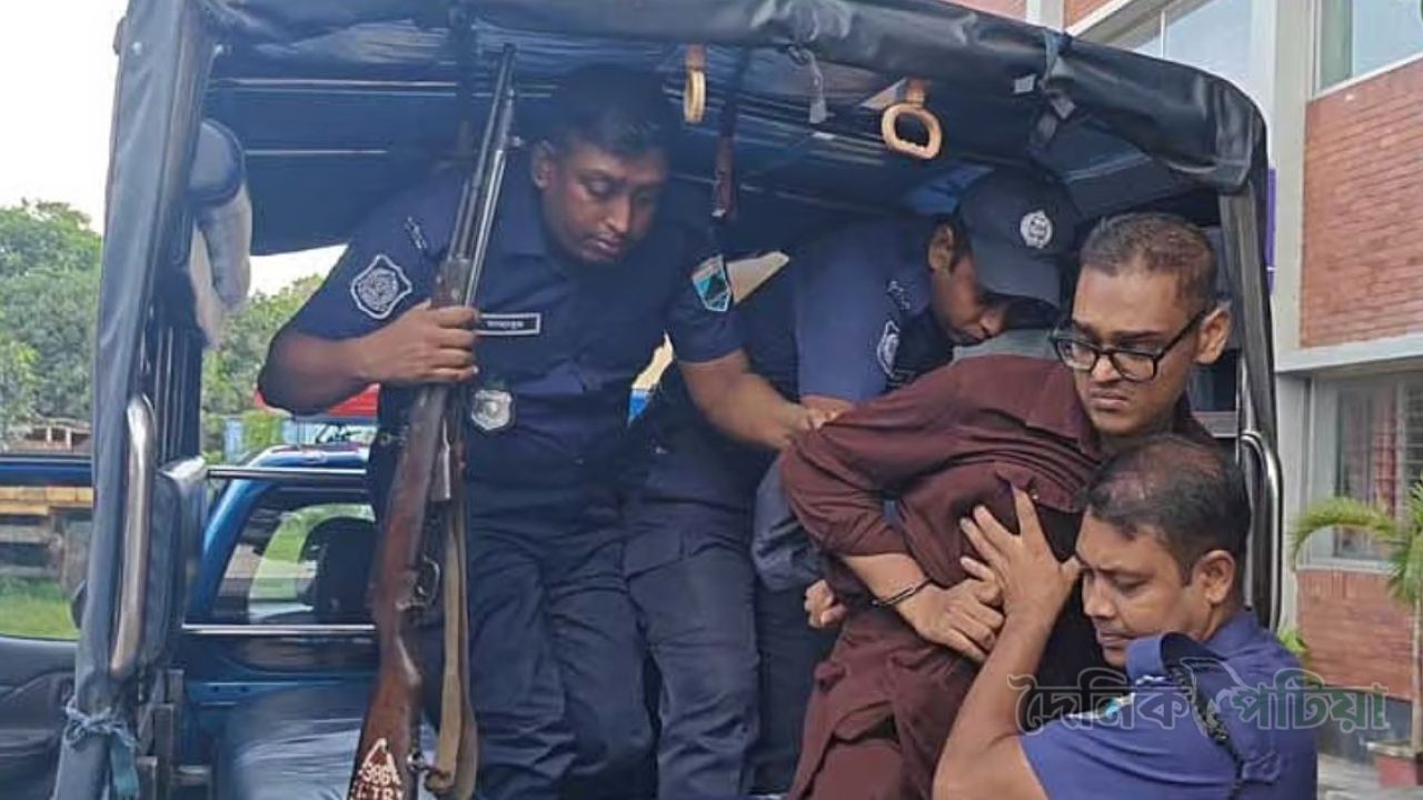 নাটোরে পর্যটনমন্ত্রীর পথসভা থেকে পিস্তলসহ যুবক আটক