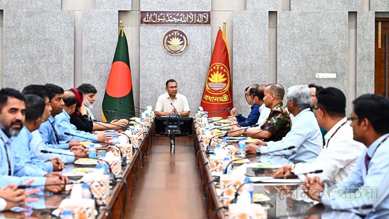 বন্ধ তিন রাষ্ট্রায়ত্ত পাটকল চালু করতে প্রধানমন্ত্রীর উপস্থিতিতে চুক্তি সই