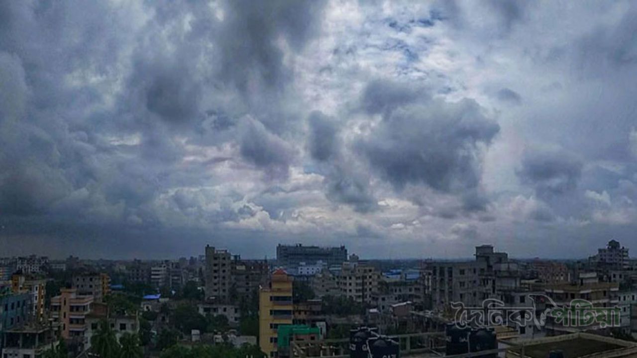 ঢাকায় বৃষ্টির আভাস, কমছে না গরমের দাপট