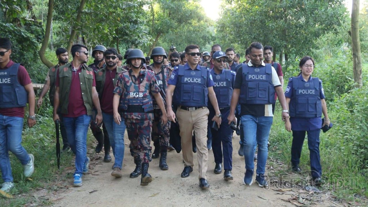 জঙ্গল সলিমপুরে তিন শতাধিক সদস্যের যৌথ অভিযান