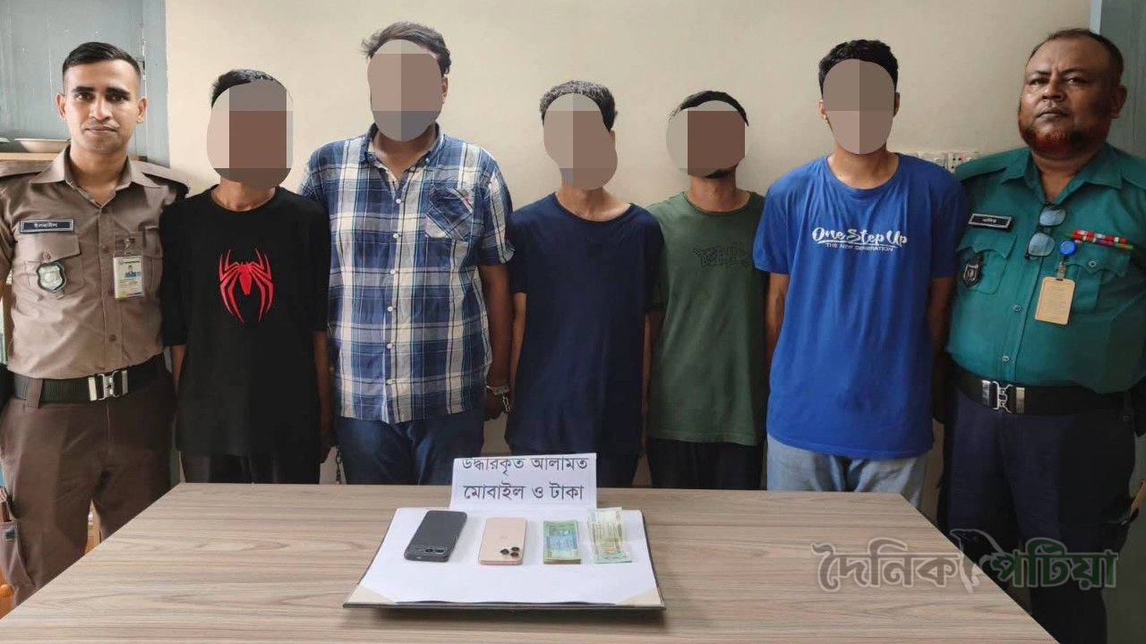 চকবাজারে চাঁদাবাজ চক্রের ৫ সদস্য গ্রেপ্তার